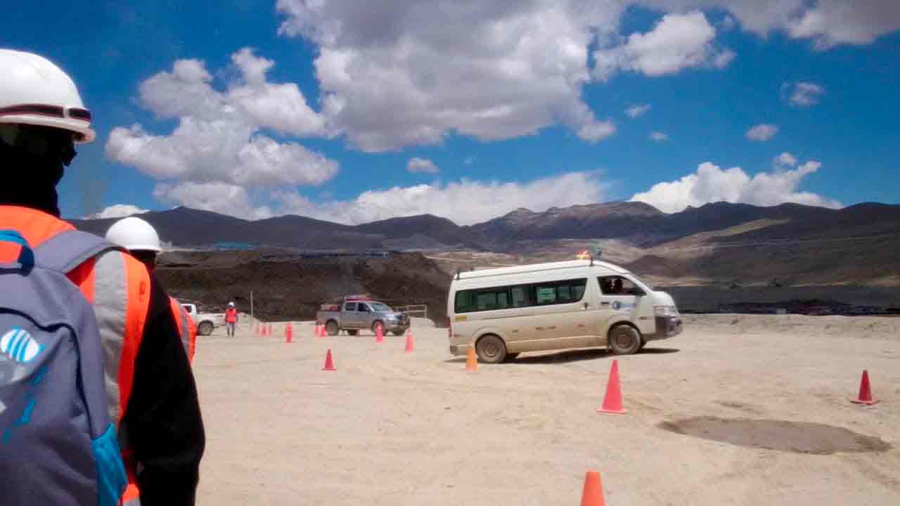 MANEJO-DEFENSIVO-PARA-MINIVANES-Y-TRANSPORTE-DE-PERSONAL