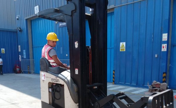 cursos-para-operadores-de-apilador-electrico-experiencia